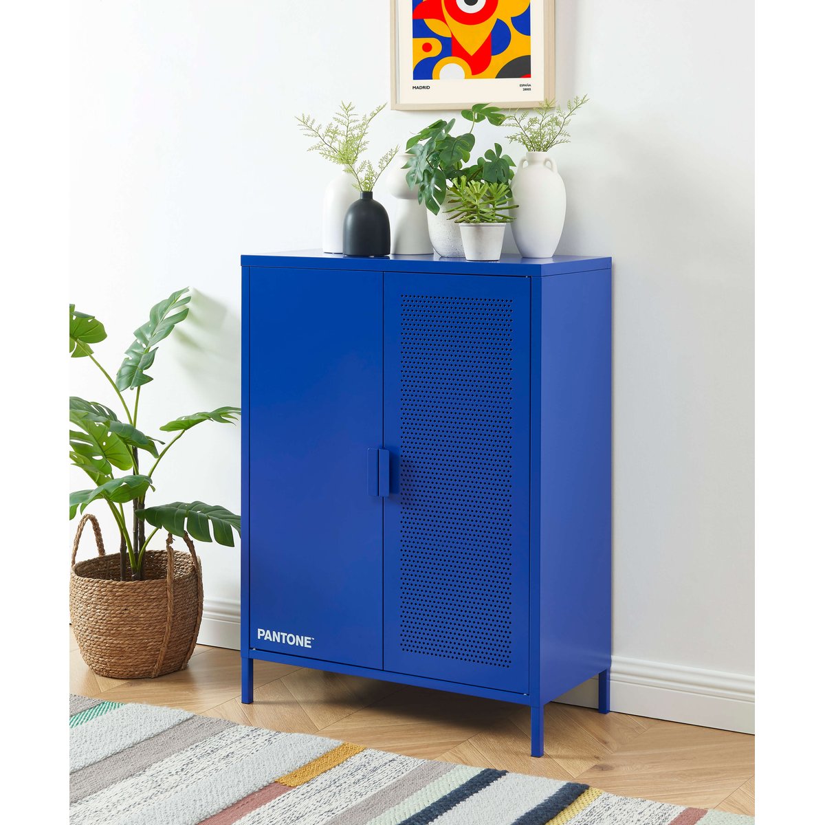 Buffet en acier bleu électrique, PANTONE