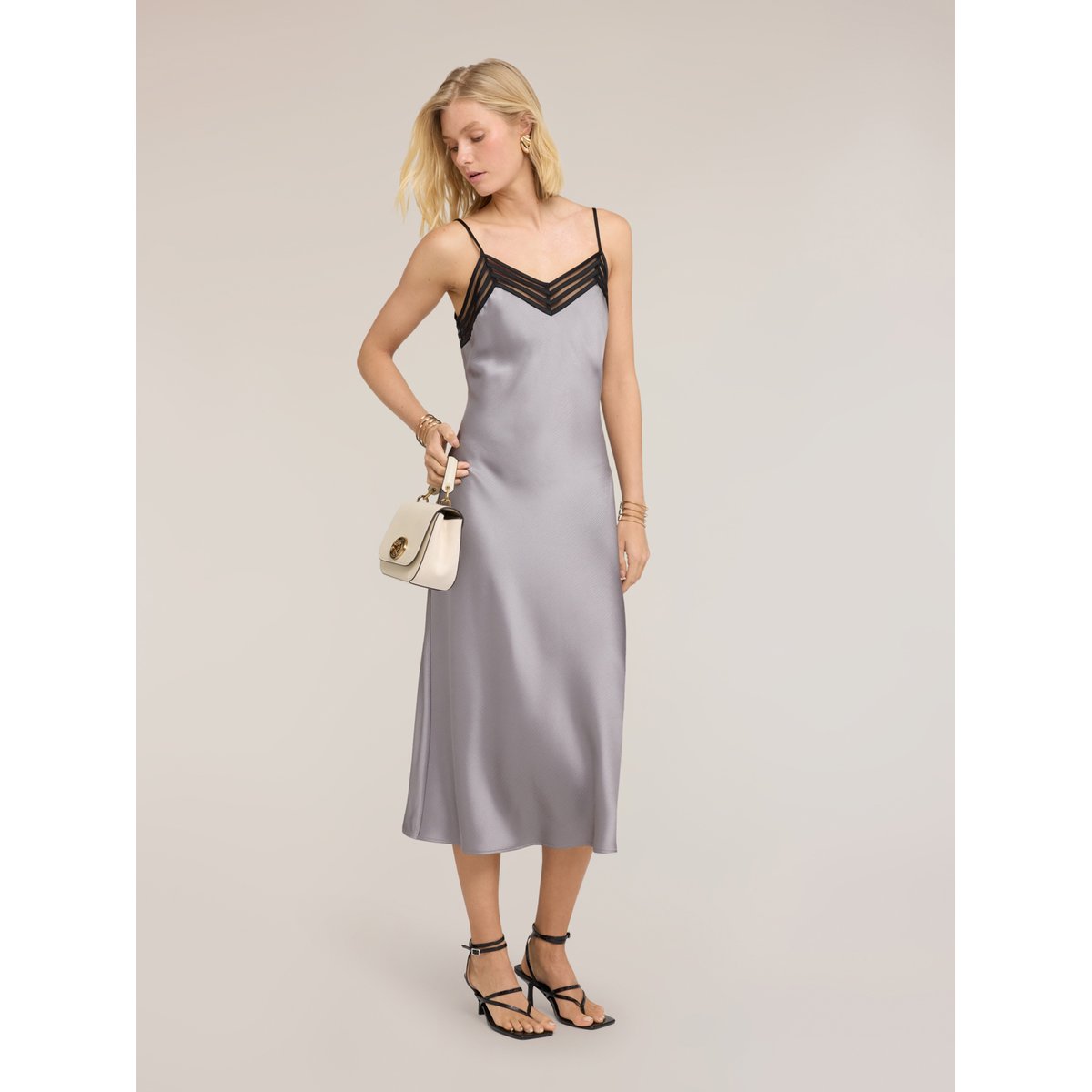 Robe longue avec bordure en tulle gris, MOTIVI