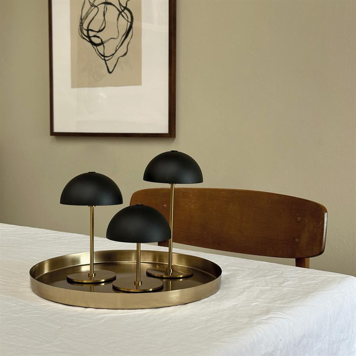 Lampe à poser LED ALONG Lot de 3 + plateau noir/laiton, DYBERG LARSEN