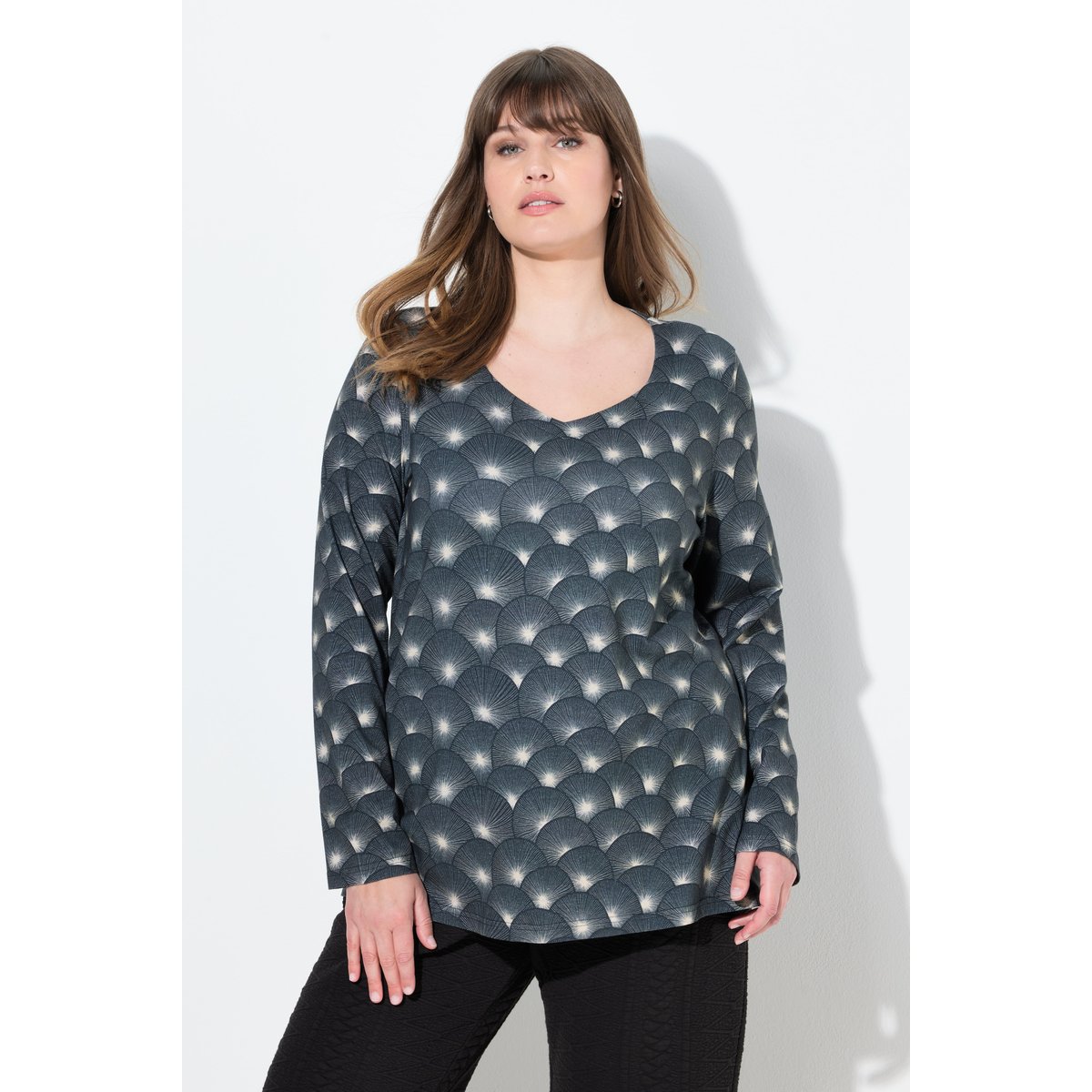 T-shirt classique à col en forme de cœur noir, ULLA POPKEN