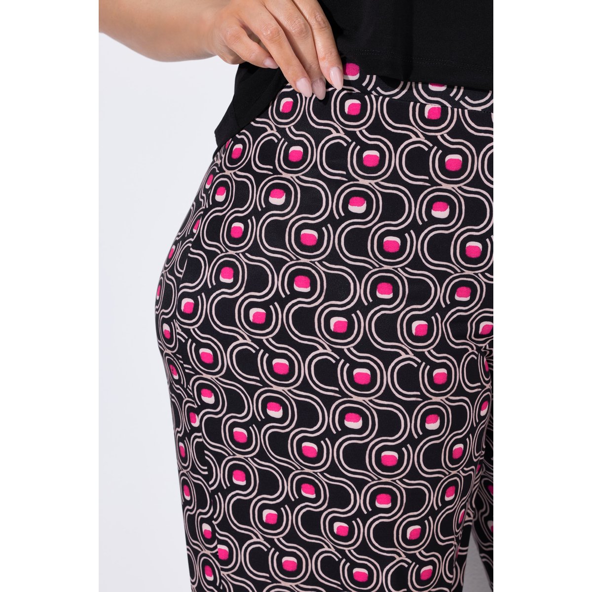 Pantalon en jersey dans un imprimé graphique noir, ULLA POPKEN