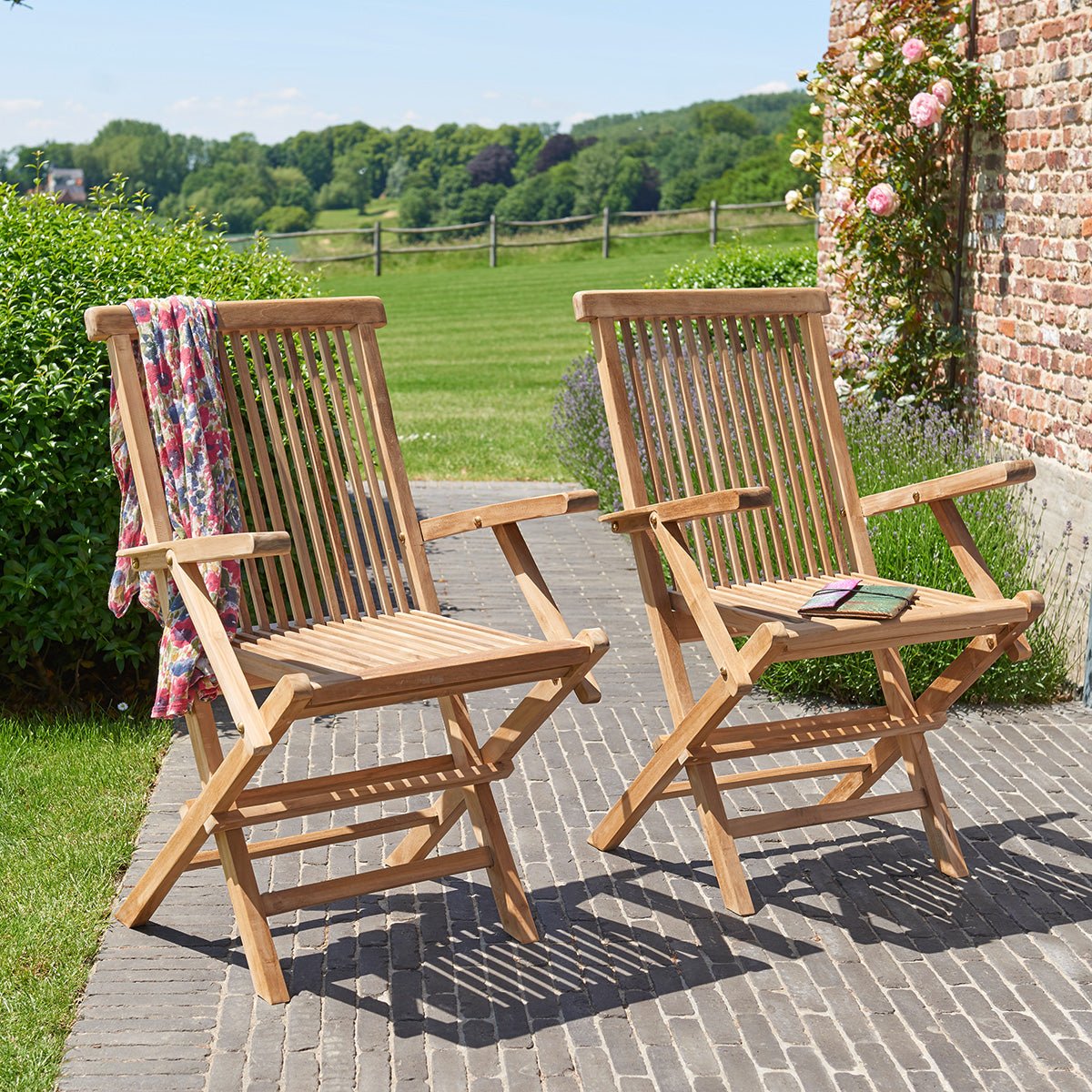 Lot de 2 fauteuils de jardin en teck massif pliants  MIDLAND naturel, BERAH GETAH