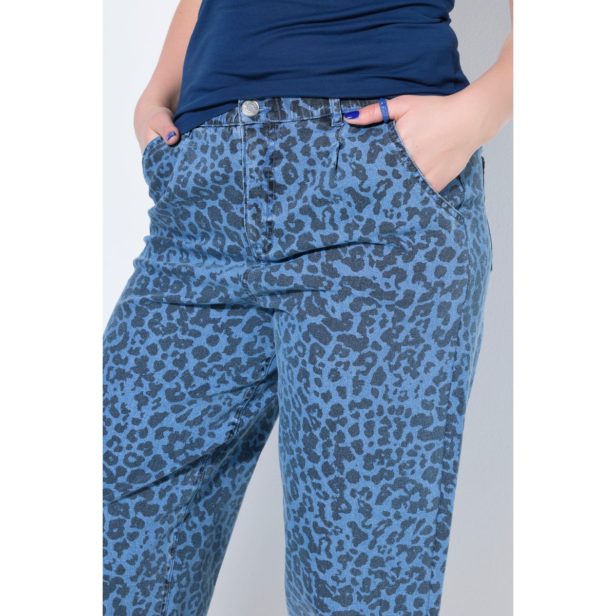Jean ballon, taille haute, imprimé léopard bleu clair, STUDIO UNTOLD