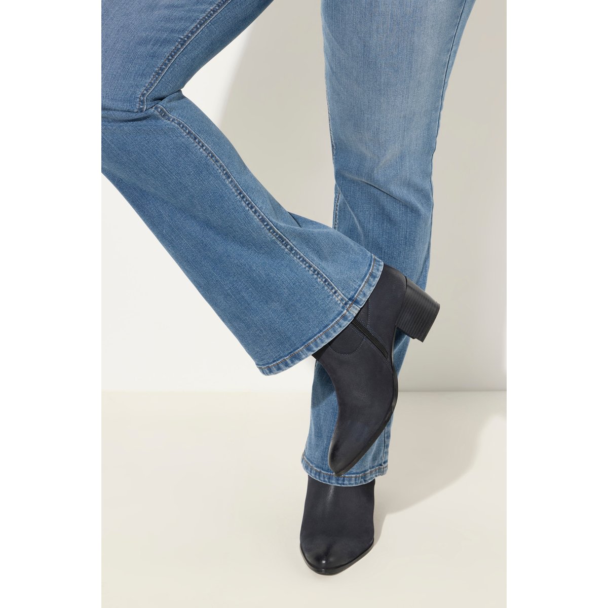 Jean Marie Bootcut, coupe 5 poches bleu clair, ULLA POPKEN