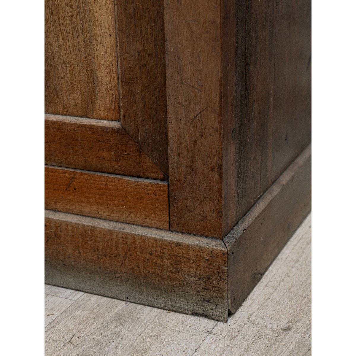 Buffet en bois Gilbert N°1549 - Bon état bois foncé, DEBONGOUT
