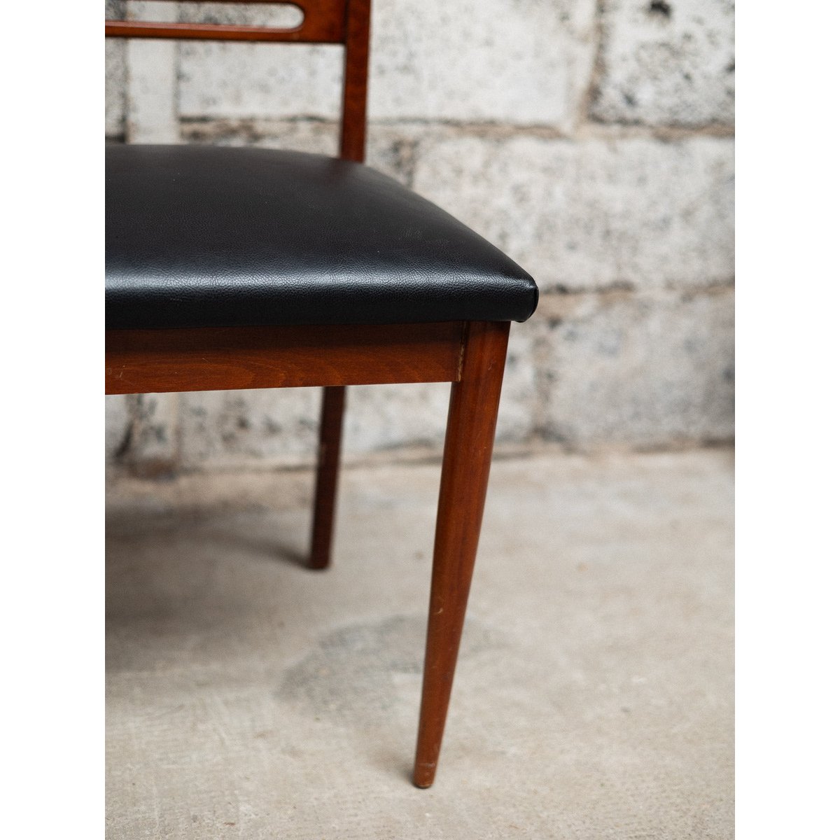 Lot de 4 chaises scandinaves Alma N°1723 - Bon état bois foncé, DEBONGOUT