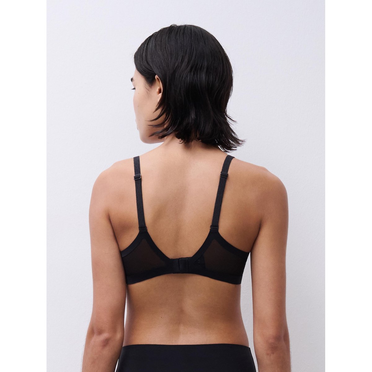 Soutien-gorge spacer moulé emboîtant PURE LACE noir, CHANTELLE