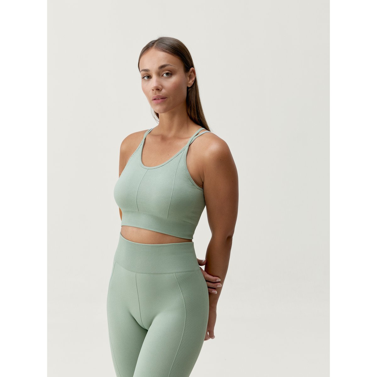 Brassière de Sport Seamless Fixation Moyenne SARVAN vert forêt, BORN