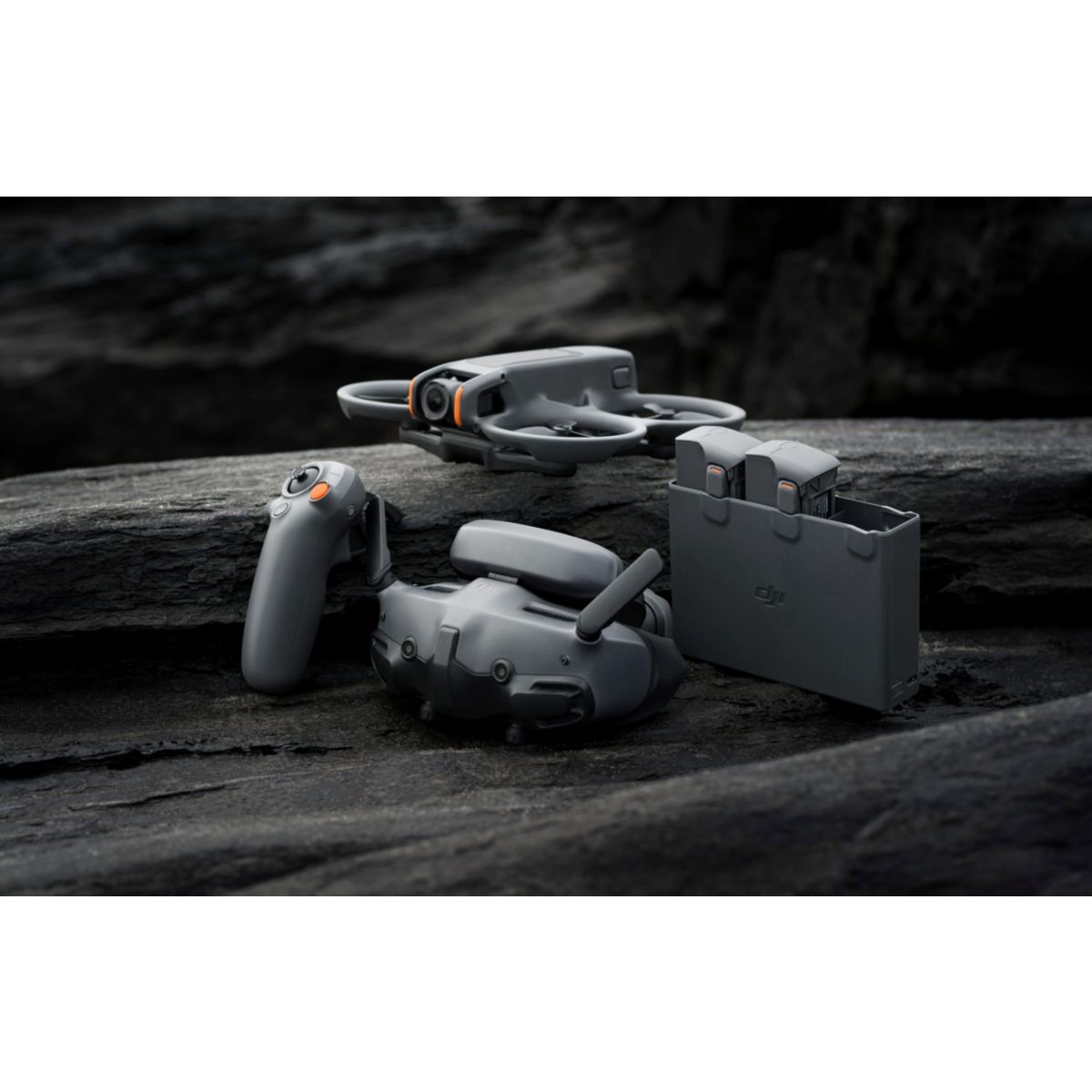 Drone Avata 2 Fly More Combo (3 batteries) gris, DJI