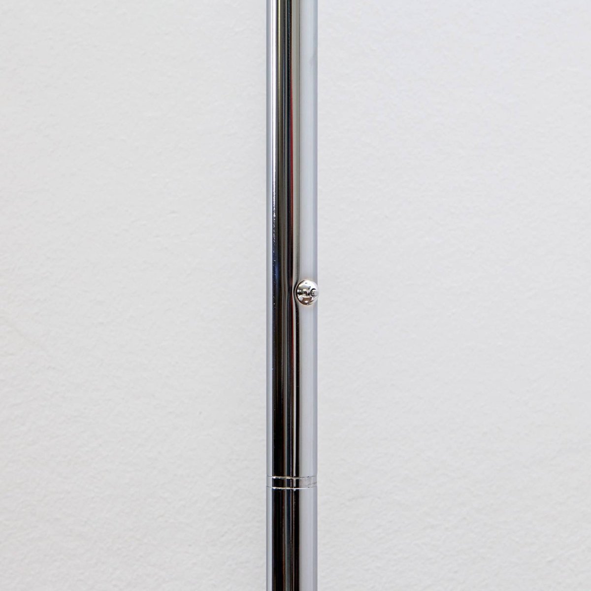 Lampadaire en métal moderneLED, Malea chromé, LINDBY