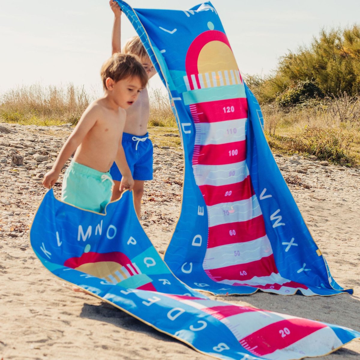 Serviette de plage 2 en 1 bleu, rouge, blanc, QUUT