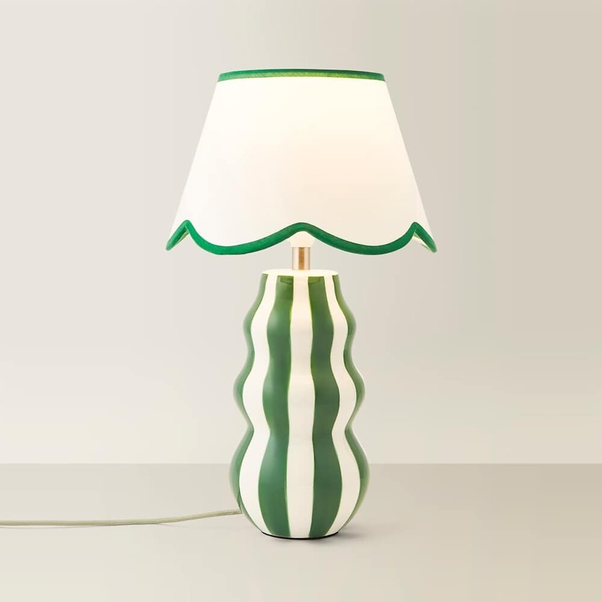 Everly Stripe Table Lamp with Scallop Shade green, SO'HOME