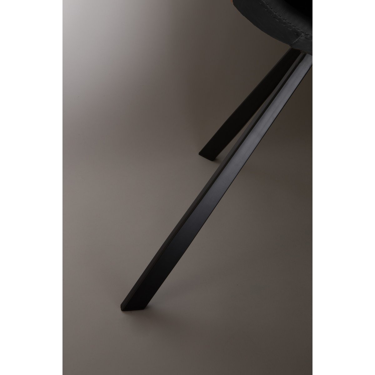 Chaise en PE cuir Franky noir, DUTCHBONE