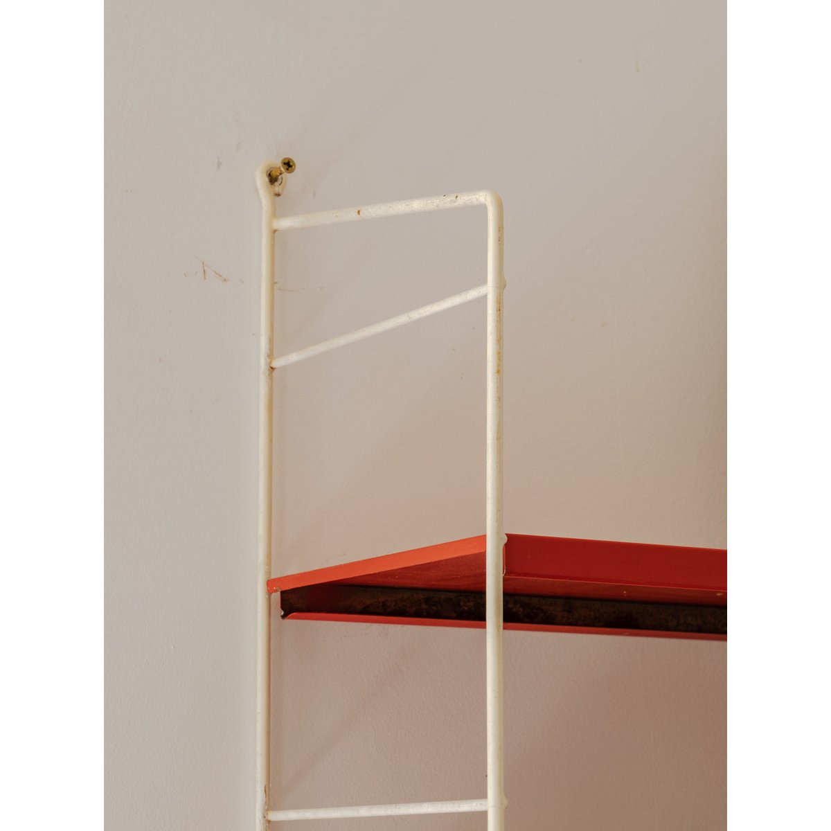 Étagère murale en métal laqué Isabelle N°275 - Bon état orange, DEBONGOUT