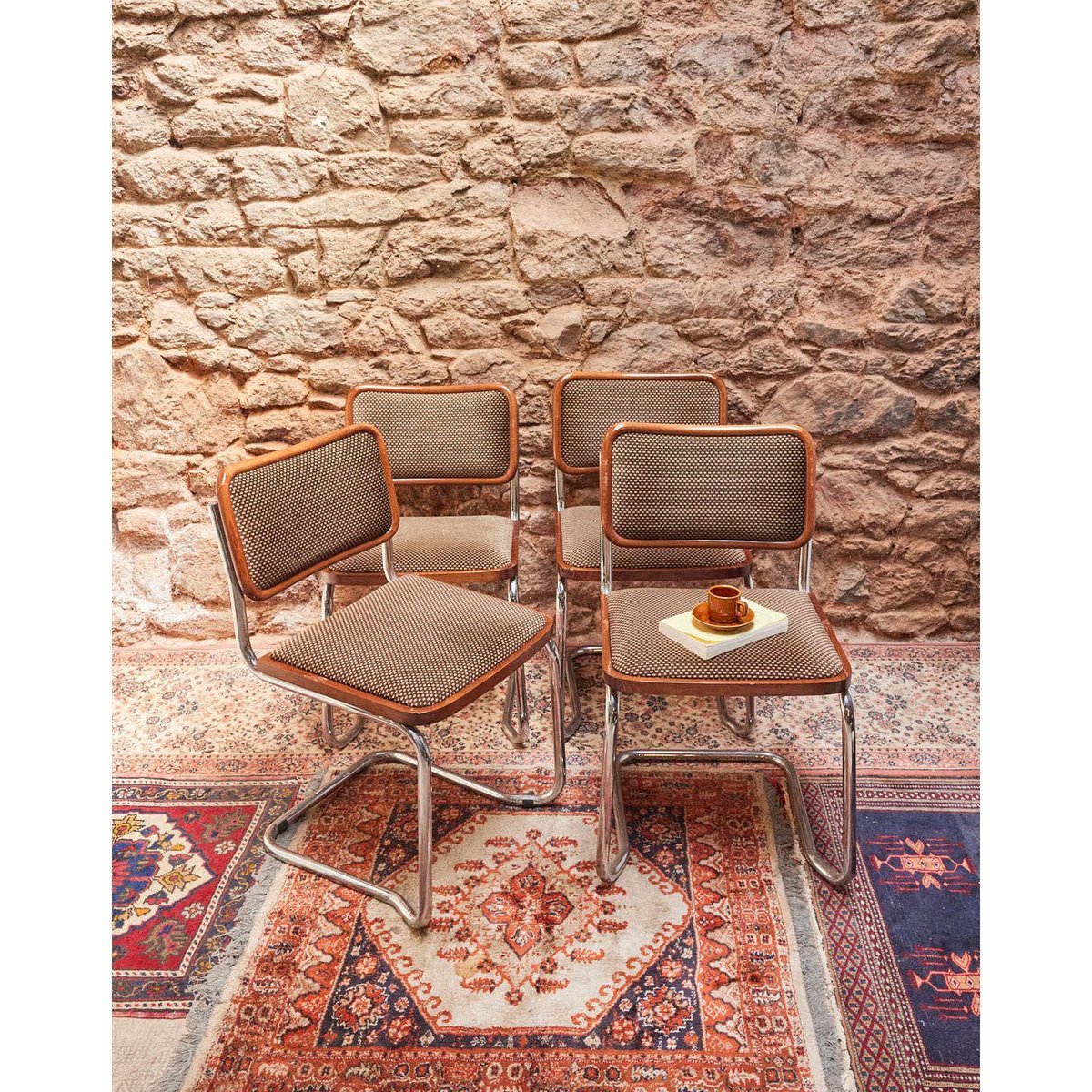Lot de 4 chaises vintage Alma N°1654 - Bon état marron, DEBONGOUT