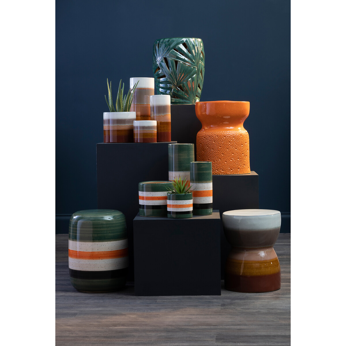 Palm Leaf Textured Green Ceramic Side Table green, SO'HOME