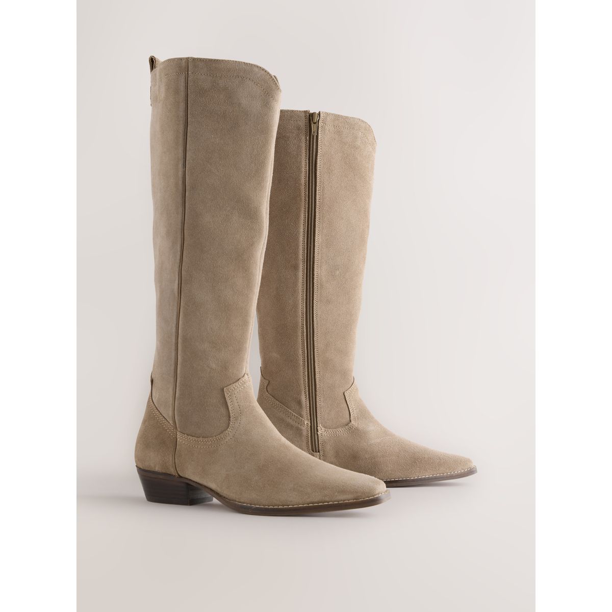 Bottes western hauteur genou contrastantes mélange de cuir suédé marron taupe, NEXT