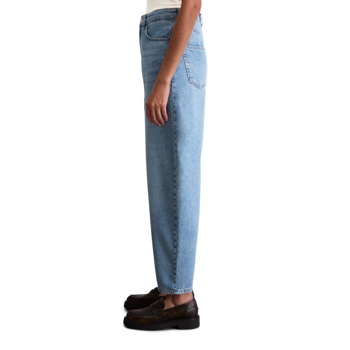 Jeans modèle Lara barrel cropped en TENCEL™ Lyocell avec du coton bleu clair, MARC O'POLO
