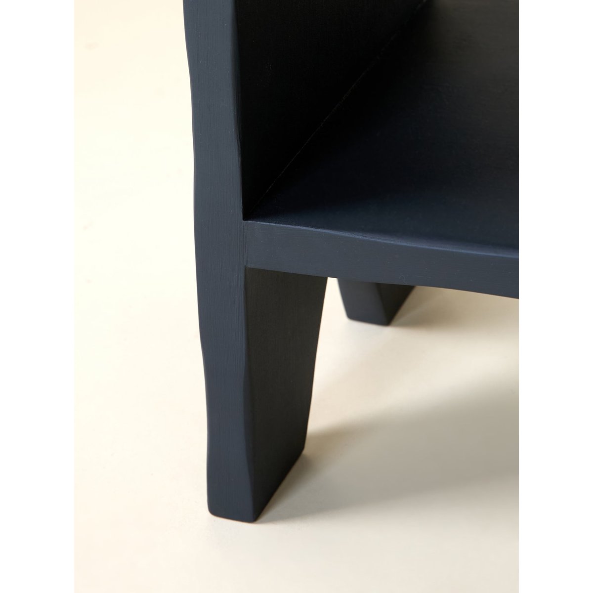Table Alma charbon, CYRILLUS