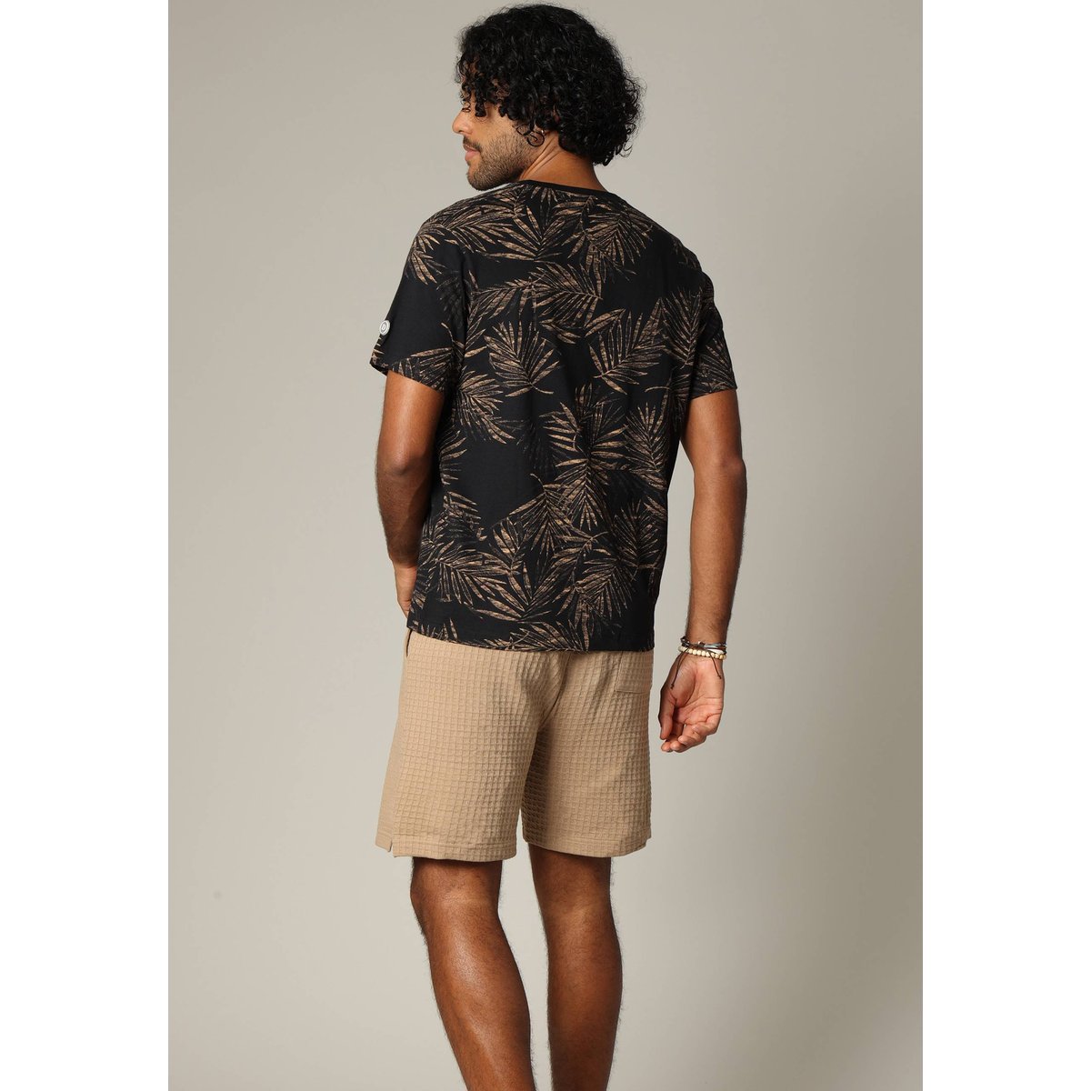 T-shirt tropical en jersey de coton à manches courtes BLOSSOM black, DEELUXE