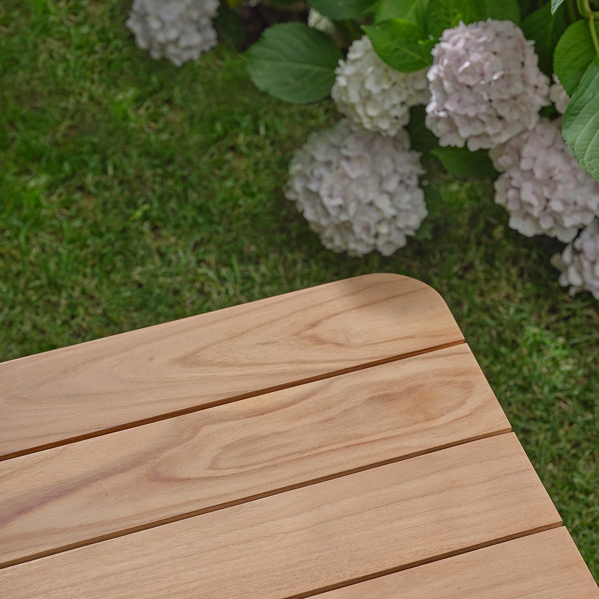 Table d'appoint de jardin en teck PIANA naturel, BERAH GETAH