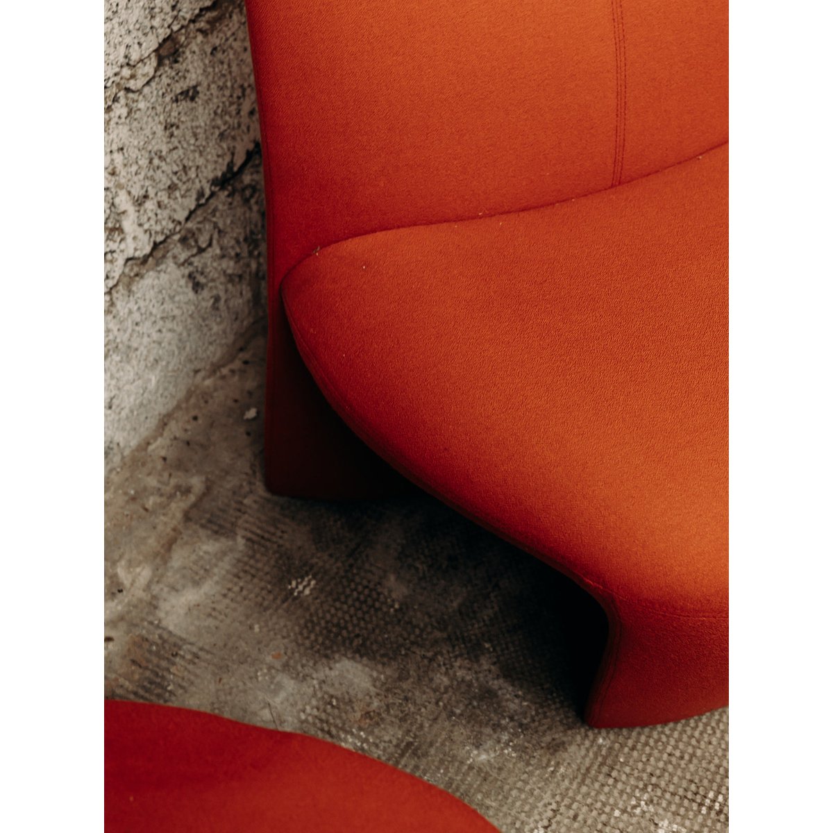 Paire de fauteuils Peter Wheeler Jakob N°453 - Bon état rose - rouge, DEBONGOUT