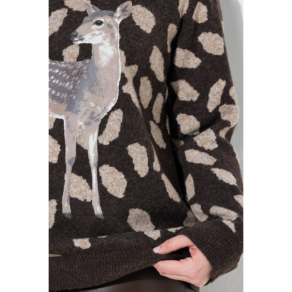 Pull motif faon, col rond et manches longues acajou, ULLA POPKEN