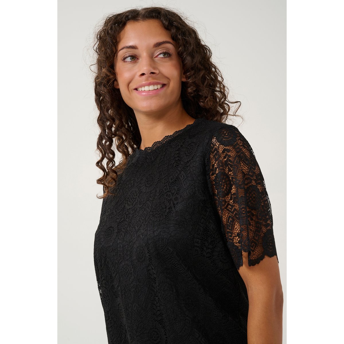 Blouse with short sleeve noir black, CULTURE