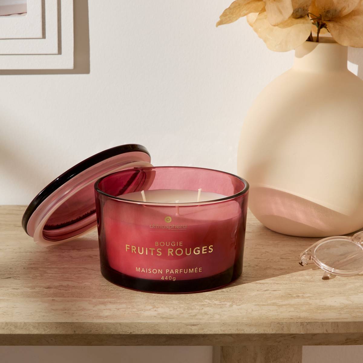 Bougie parfumée 440g pot en verre à couvercle GLOWY rouge, ATMOSPHERA