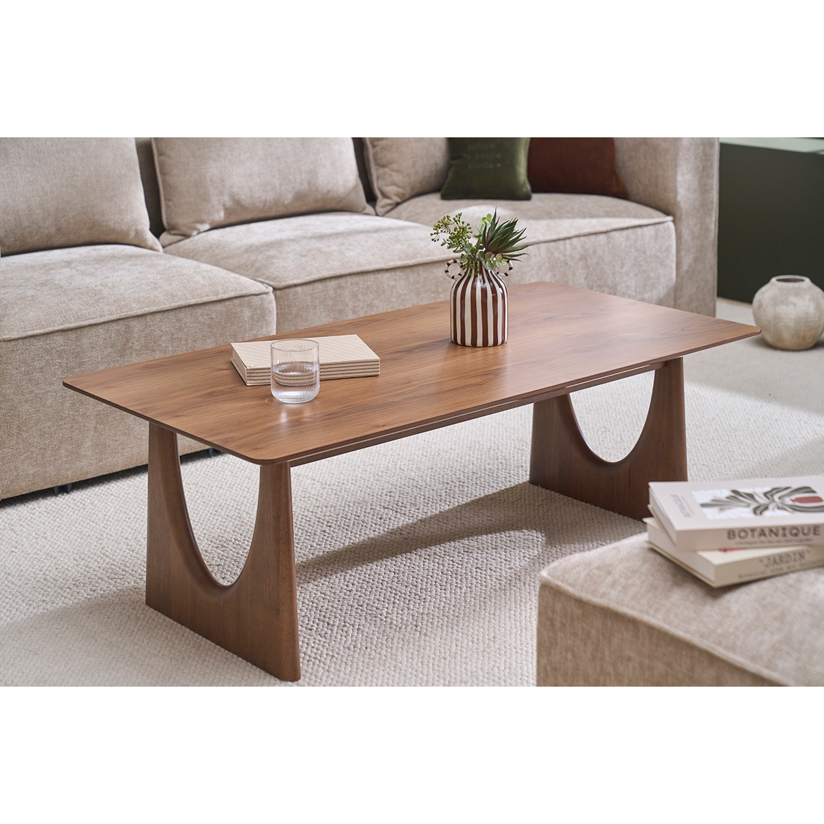 Table basse design rectangulaire en bois foncé noyer L120 cm KUALA couleur unique, MILIBOO