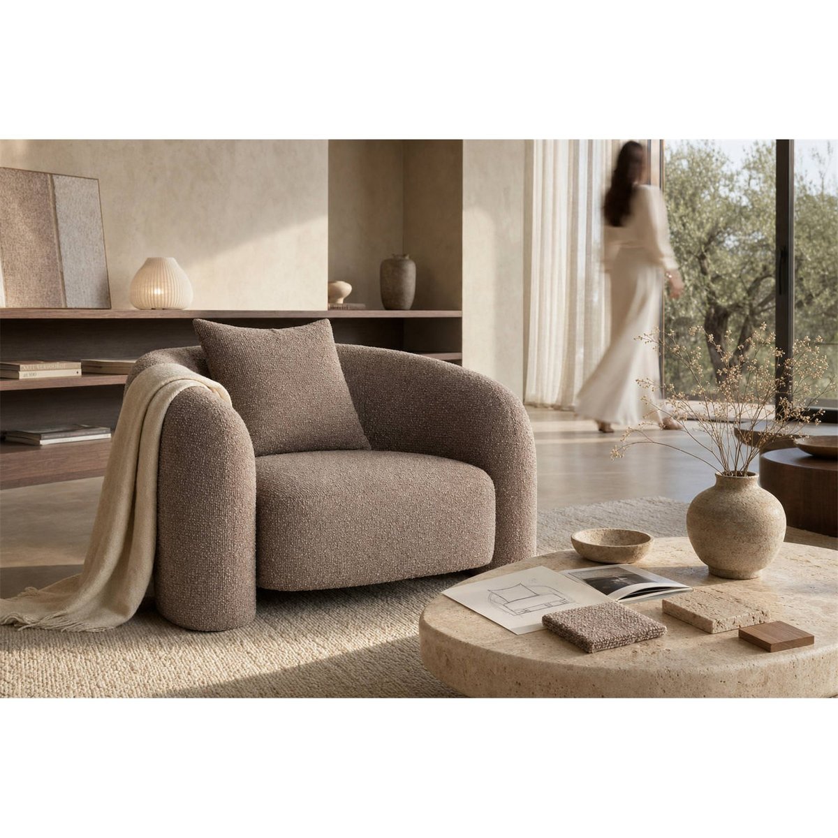 Fauteuil lounge en tissu texturé moka chunky, RECOLLECTION