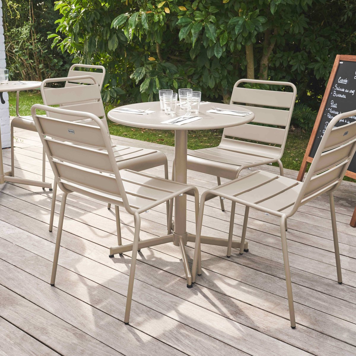 Salon de jardin table ronde et 4 chaises en métal, PALAVAS taupe, OVIALA