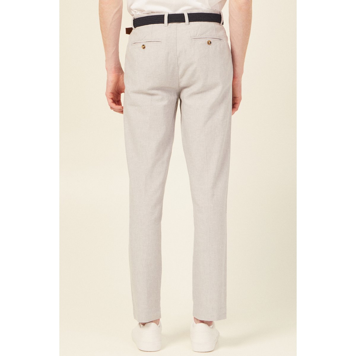 Pantalon chino longueur 32 avec ceinture gris foncé, BONOBO