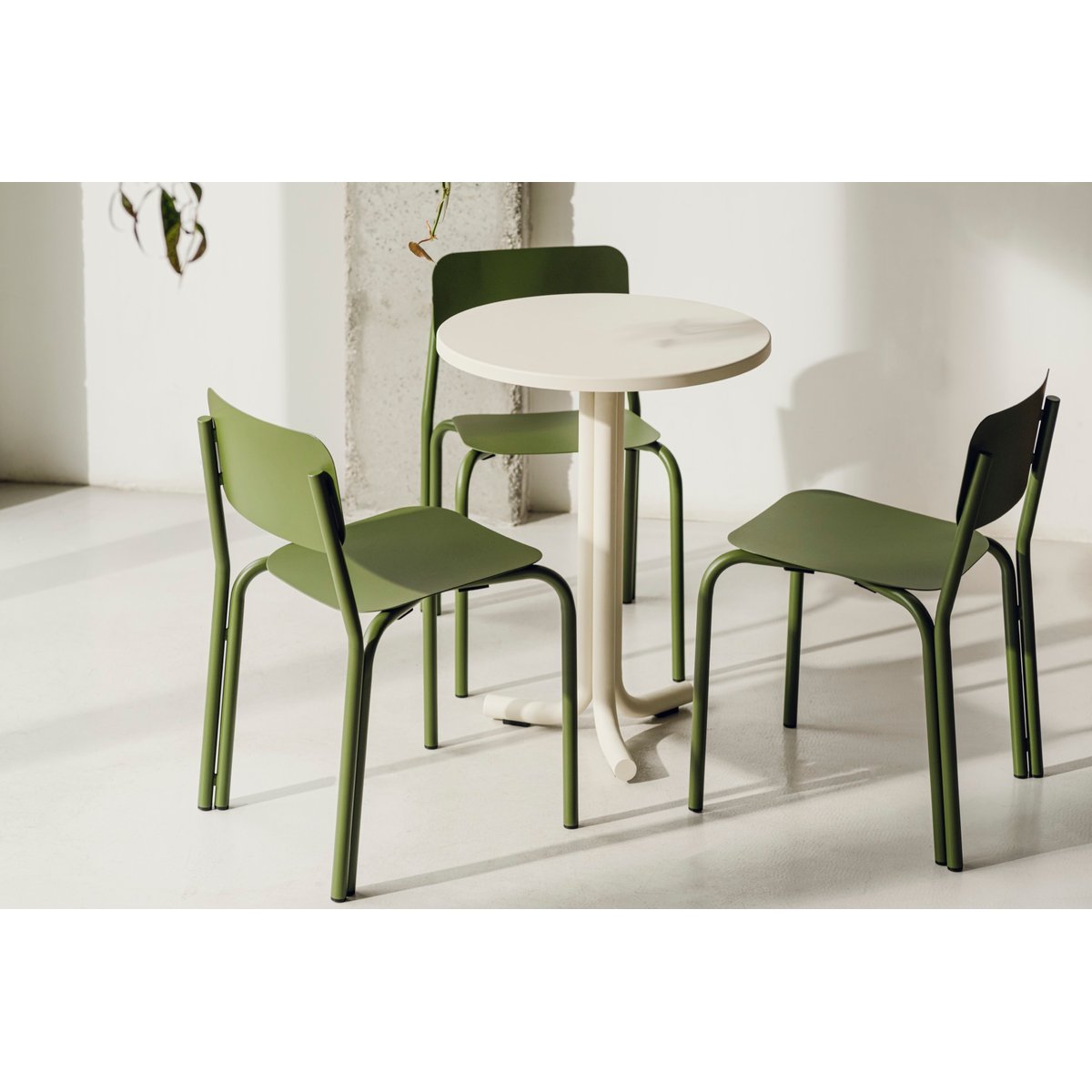 Chaise d'extérieur en acier galvanisé KEI vert forêt, NOO.MA