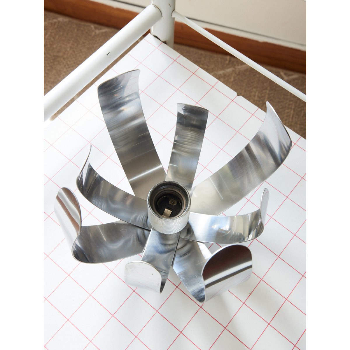 Paire d'appliques en chrome Sonia N°304 - Bon état gris, DEBONGOUT