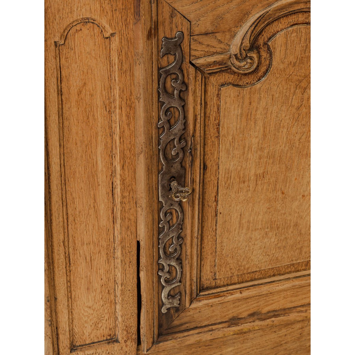 Grand buffet en bois Gilbert N°1543 - Bon état bois clair, DEBONGOUT