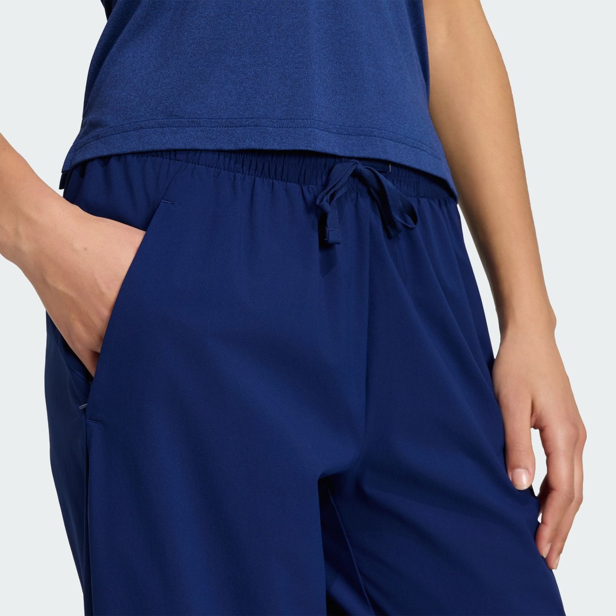 Pantalon D'entraînement Tissé Essentials dark blue, adidas Performance