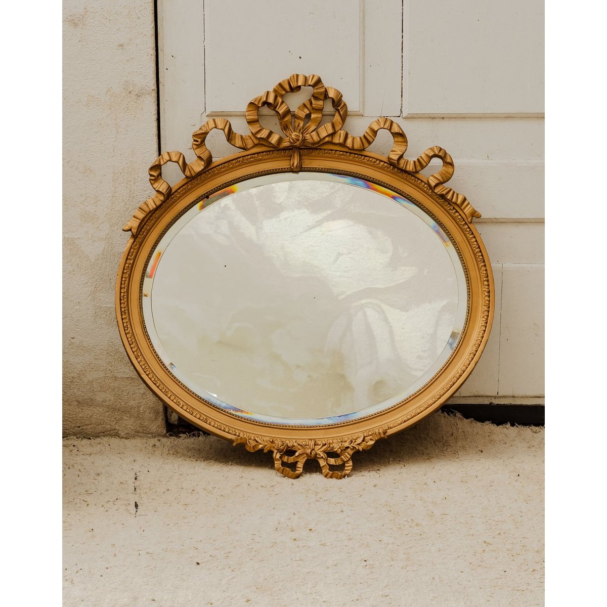 Miroir ovale en résine dorée Georges N°1495 - Bon état doré, DEBONGOUT
