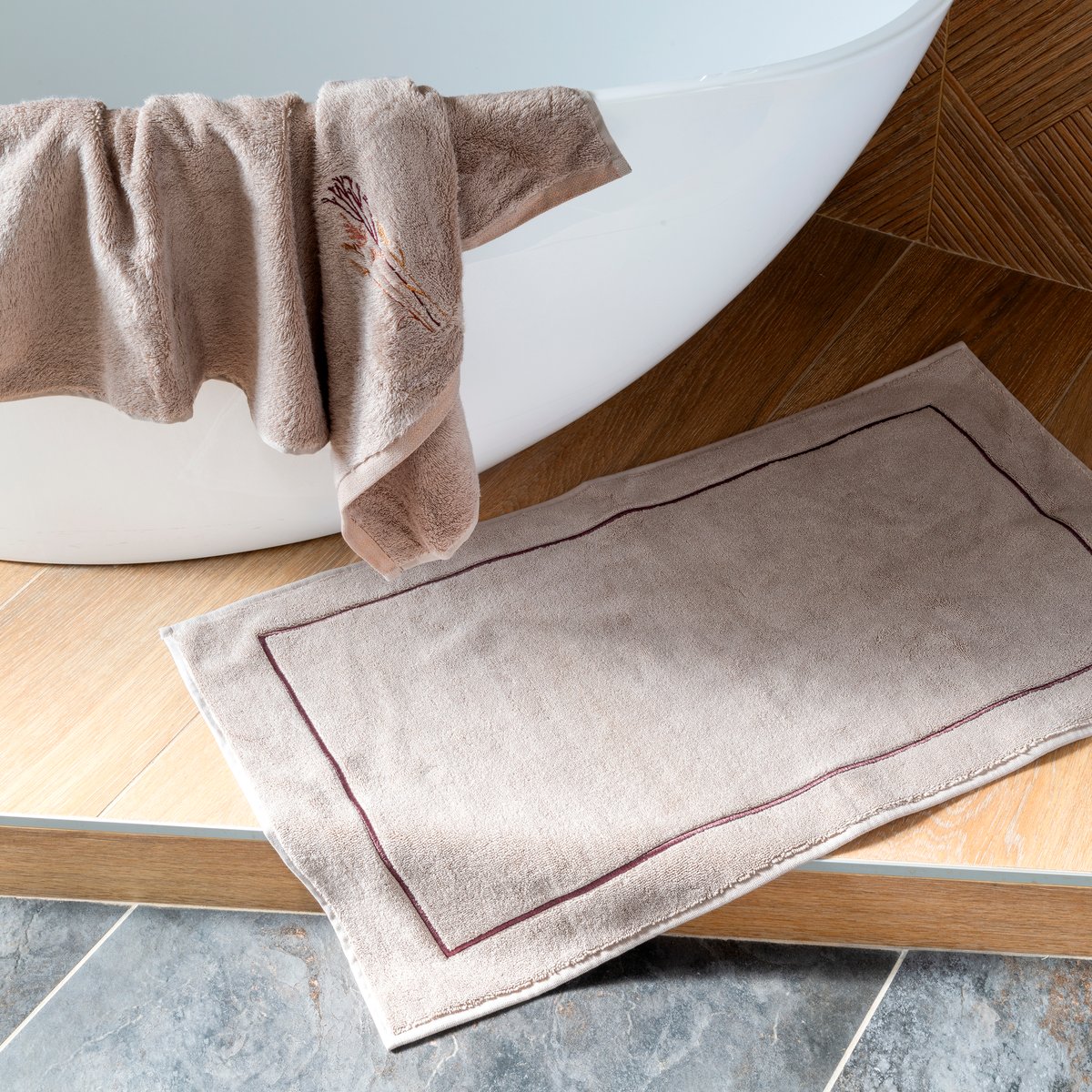 Tapis de bain coton et viscose de bambou AURA taupe, CARRE BLANC