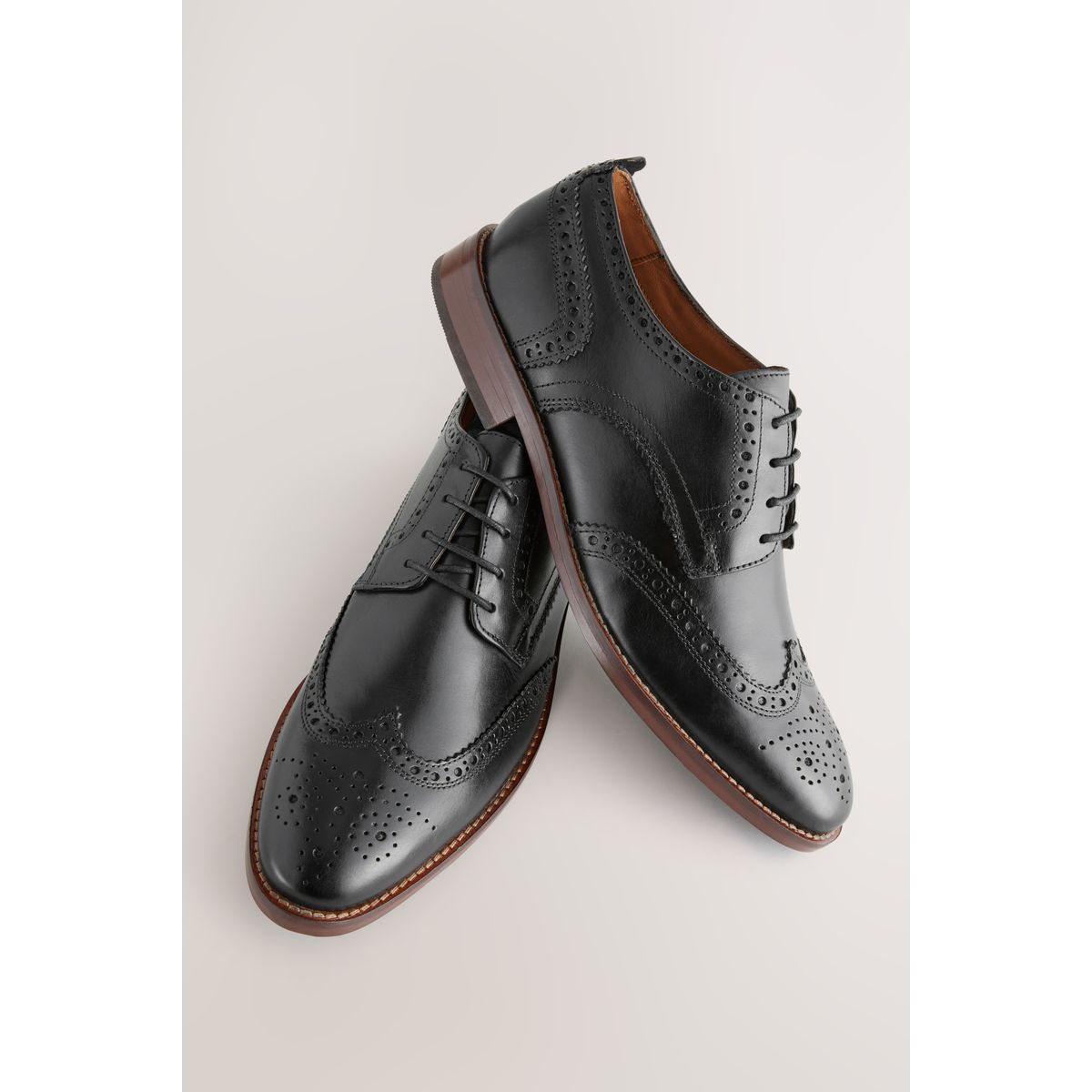 Chaussures richelieu en cuir contrastant noir, NEXT