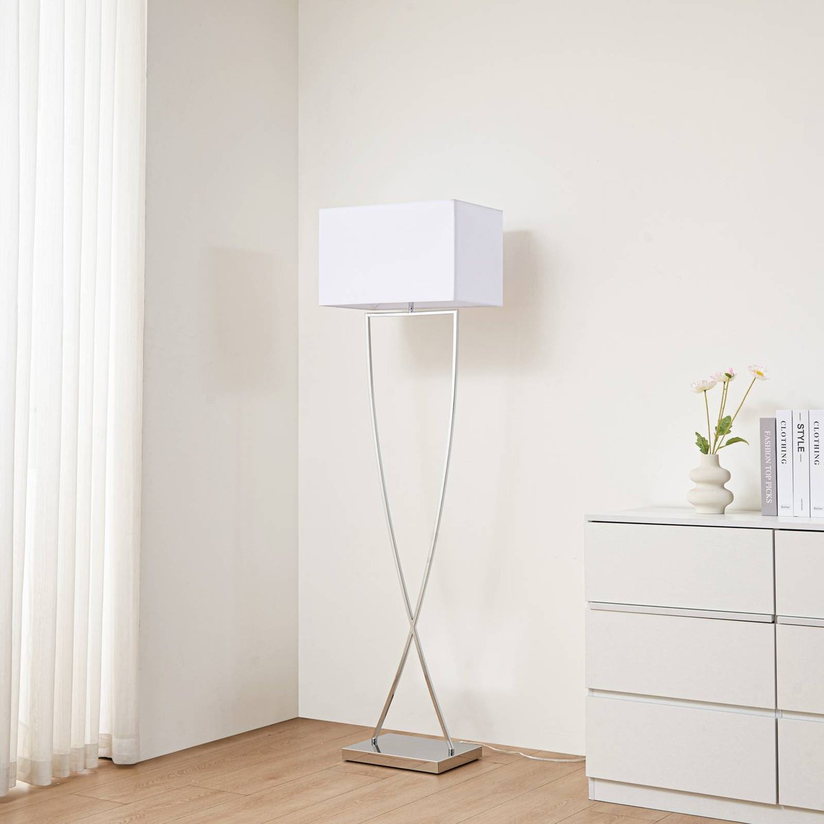 Lampadaire en métal moderne, Evaine chrome, blanc, LUCANDE