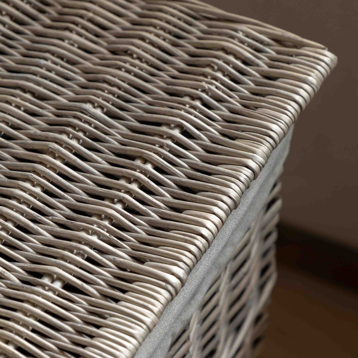 Lined Laundry Basket in Grey brown , ÉDITÉ
