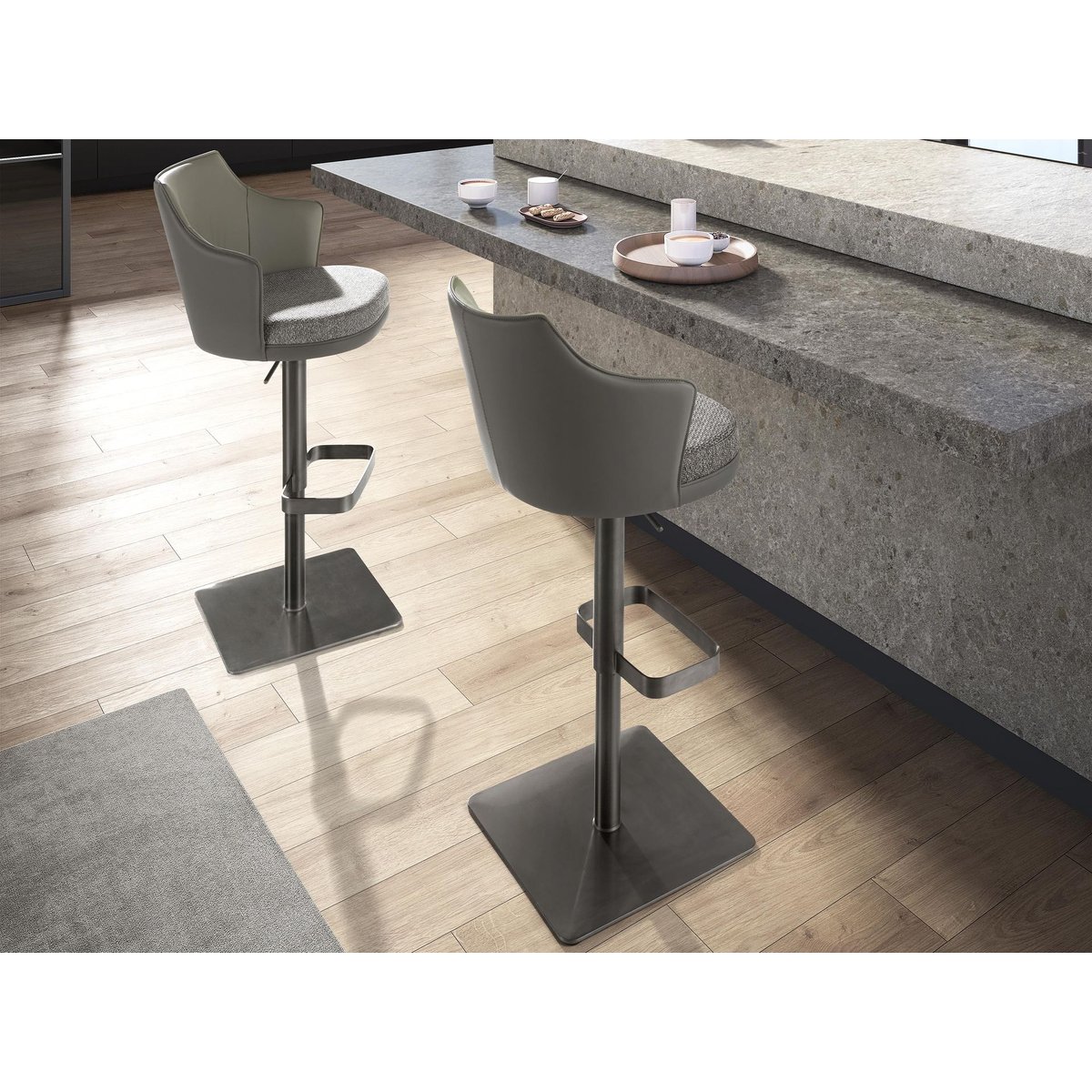 Tabouret pivotant en tissu marbré et similicuir gris | acier noirci, ANGEL CERDA