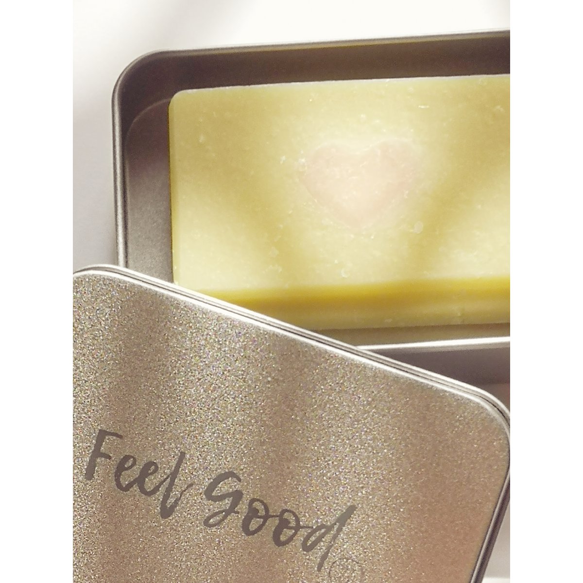 Savon Feel Good dans sa boîte à savon couleur unique, DOUX GOOD