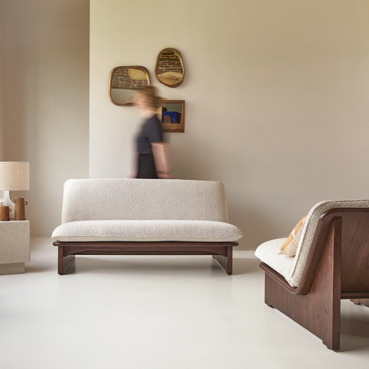 Banquette en Mindi foncé massif, FOLK beige, TIKAMOON