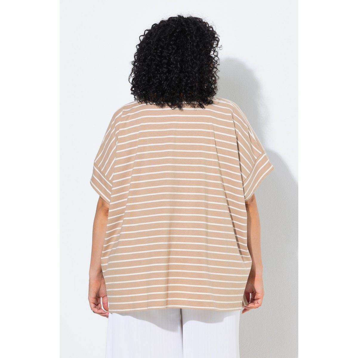 Poncho oversize, motif à rayures et col rond chameau, ULLA POPKEN