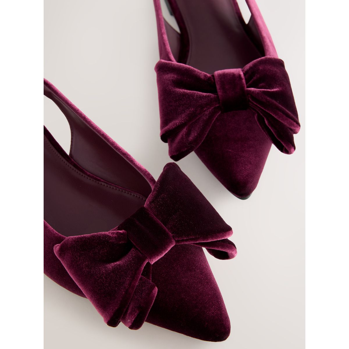 Chaussures à bride arrière forever comfort® velours rouge bordeaux, NEXT