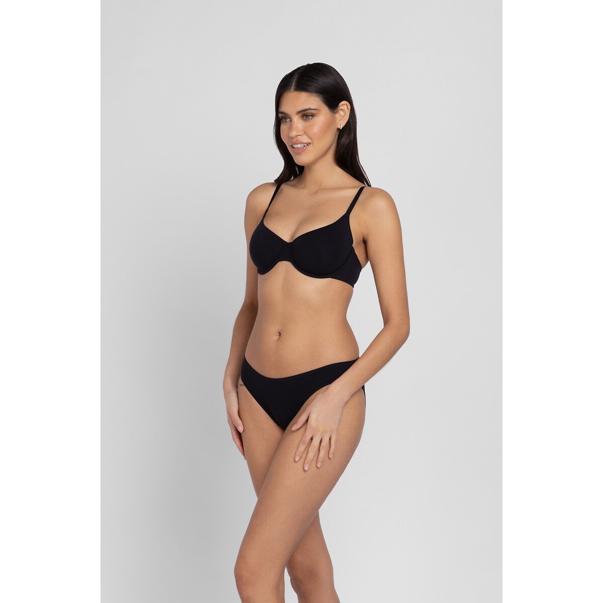 Soutien-gorge plongeant à coques NOA noir, DORINA