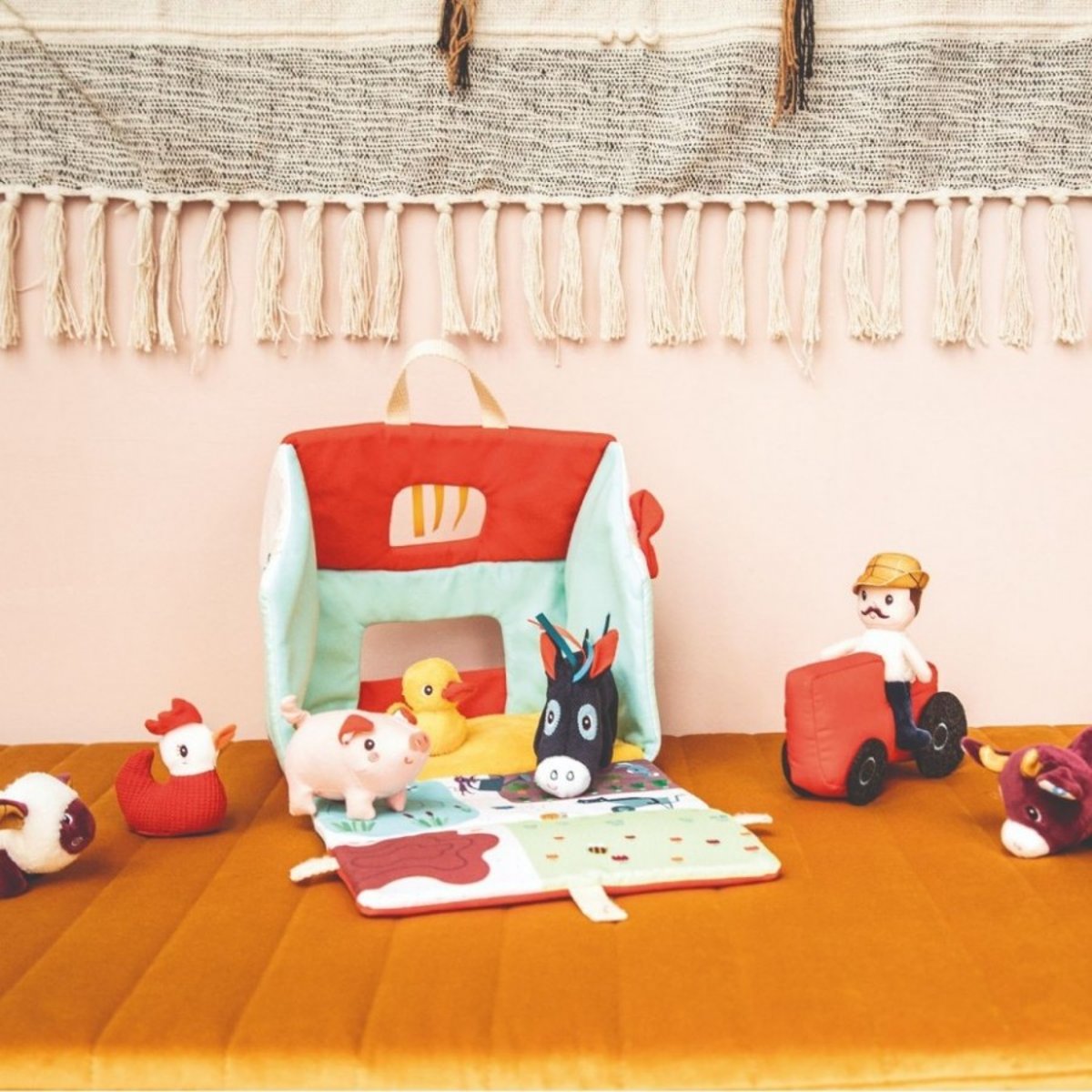 Peluche d'activités Ma première ferme orange, vert, bleu, LILLIPUTIENS