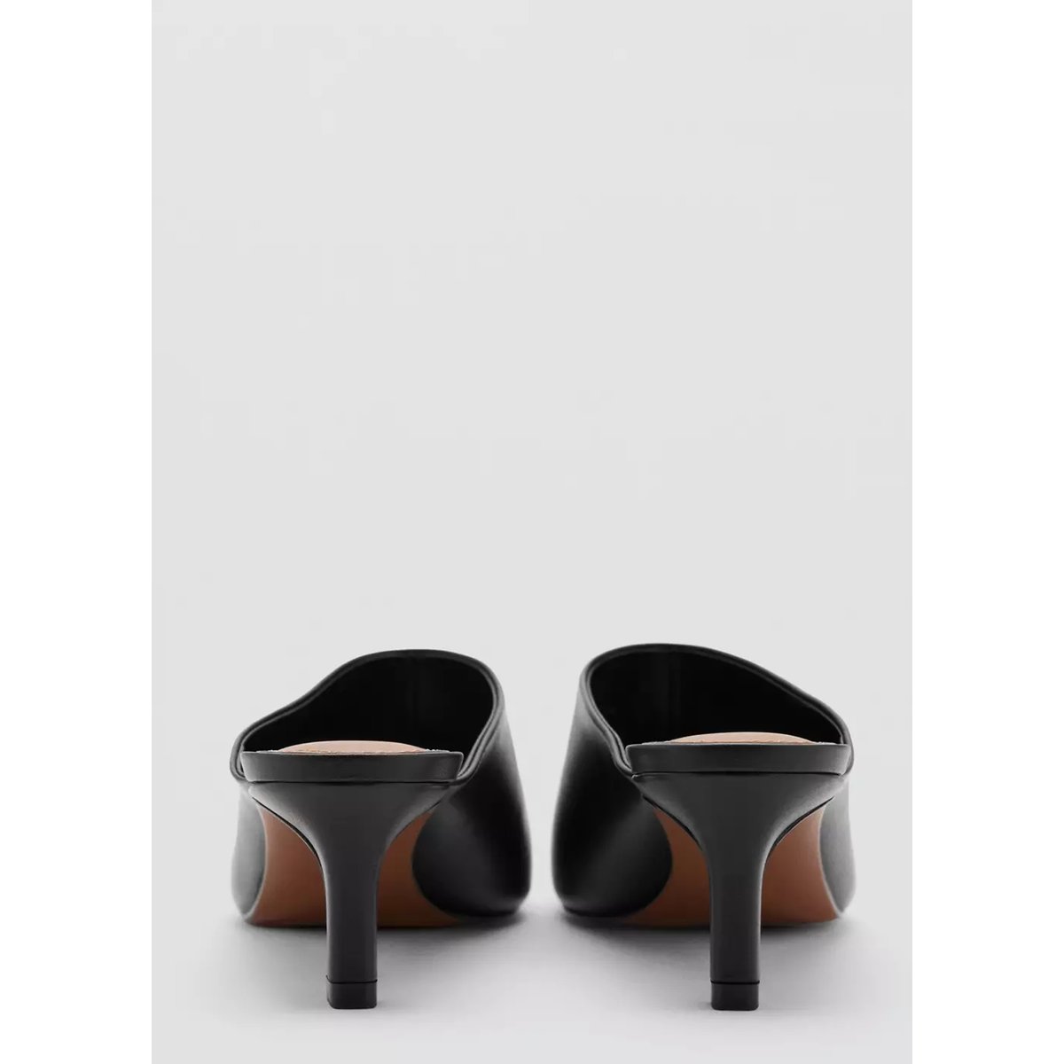 Chaussures talon ouvertes à l’arrière cuir noir, MANGO
